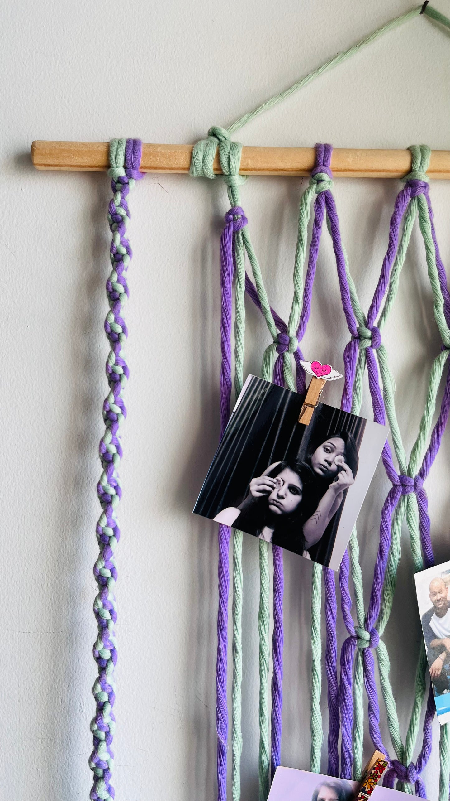 Macramé Picture Hanger with Clips | Photo Display