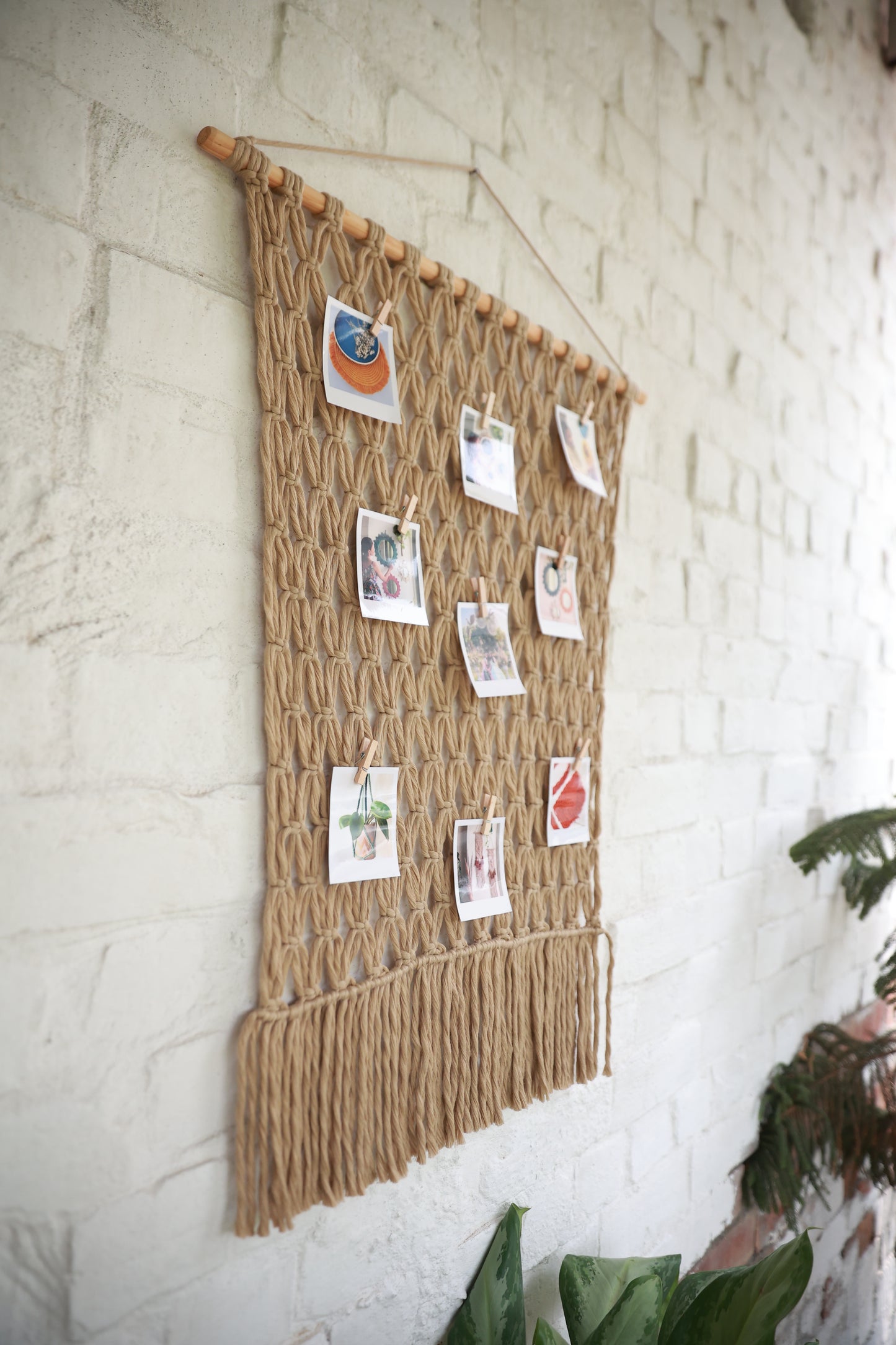 Macrame Picture hanger comes with 10 clips
