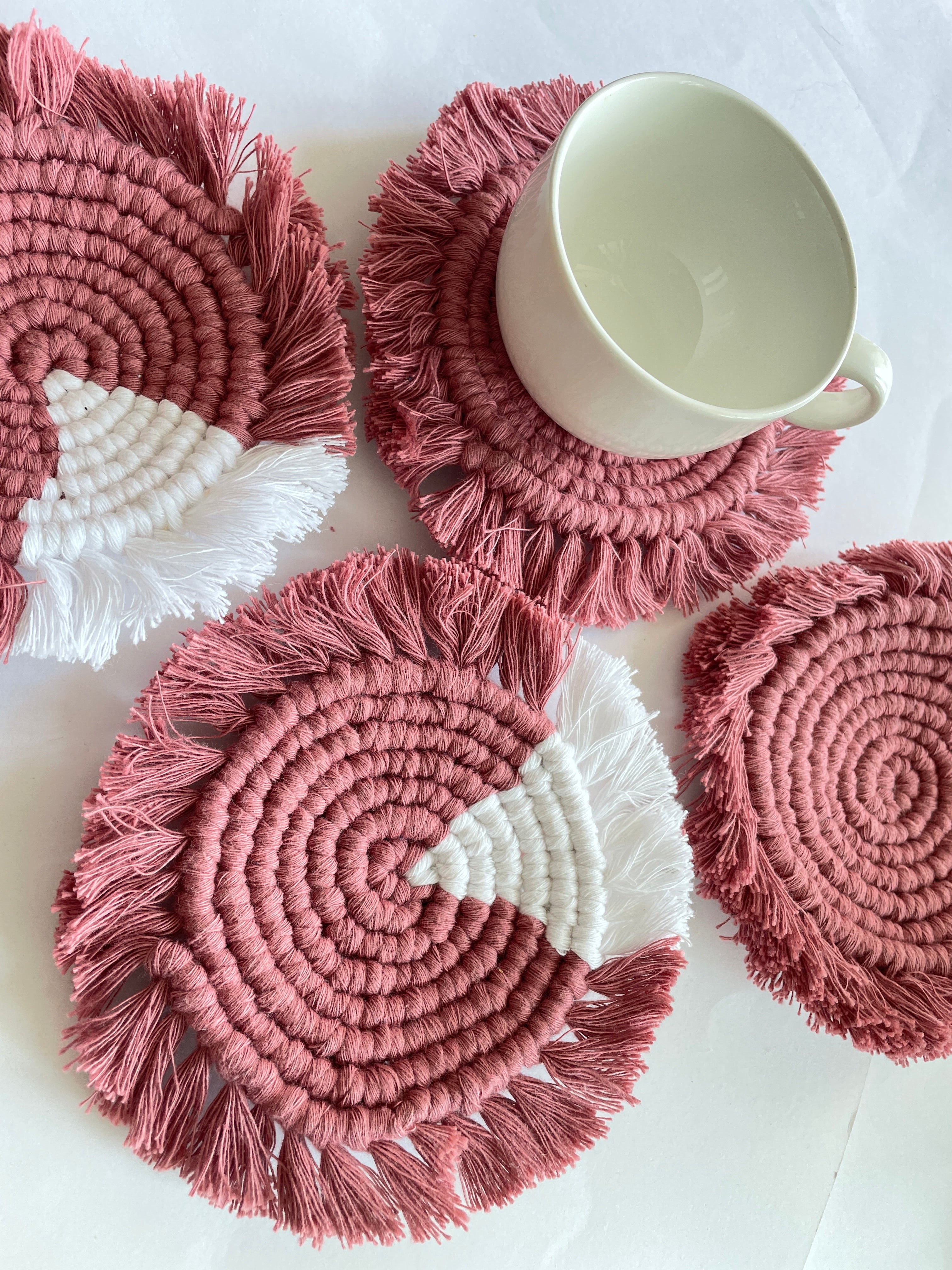 Macrame Coaster – Story of Knots